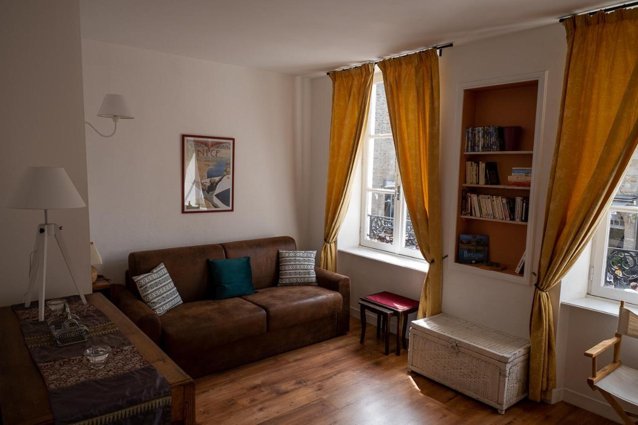 Appartement Place Des Cordeliers Dinan Exterior foto